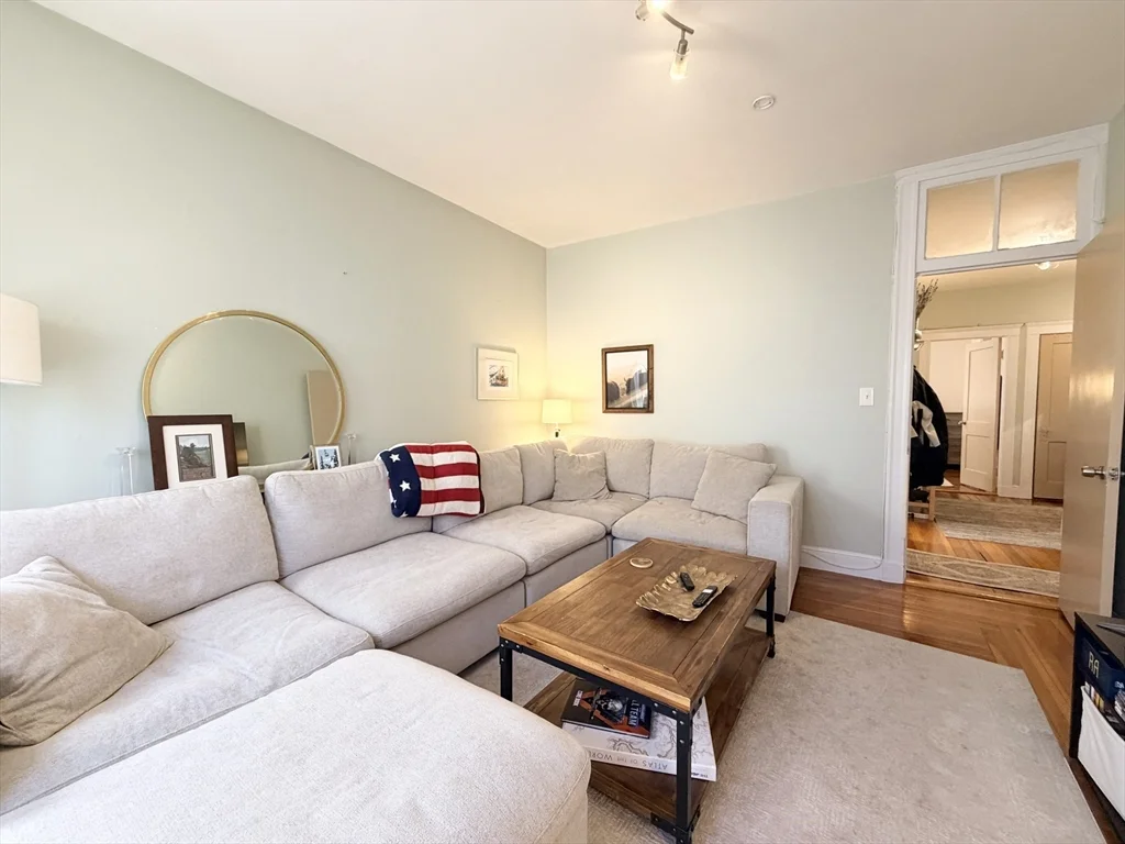 2 bed, 1 bath apartment for rent at 316 Summit Ave Unit 5, Brighton — photo 2 of 12