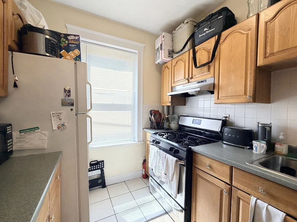 2 bed, 1 bath apartment for rent at 316 Summit Ave Unit 5, Brighton — photo 4 of 12