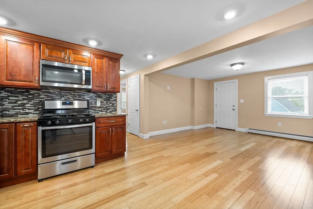 3 bed, 2 bath apartment for rent at 316 Vane Unit 1, Revere — photo 6 of 24