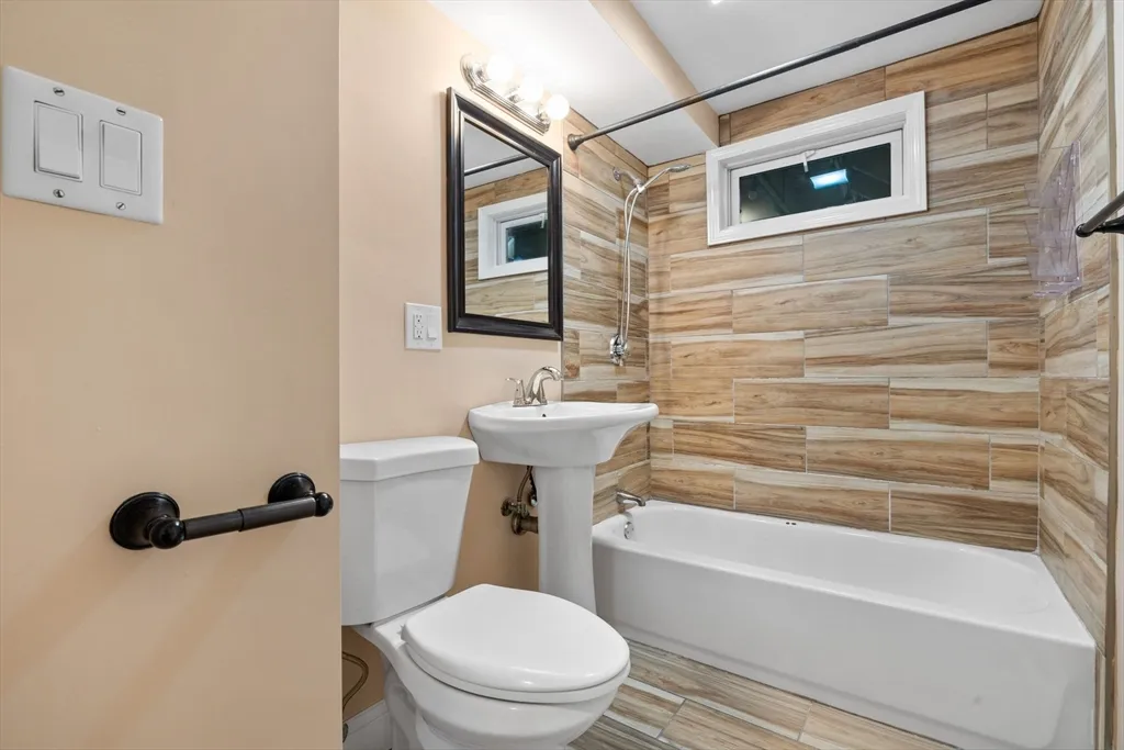 3 bed, 2 bath apartment for rent at 316 Vane Unit 1, Revere — photo 15 of 24