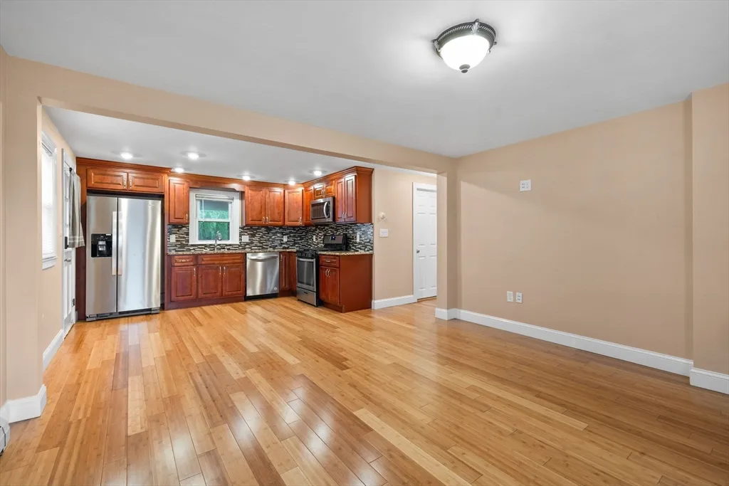 3 bed, 2 bath apartment for rent at 316 Vane Unit 1, Revere — photo 8 of 24