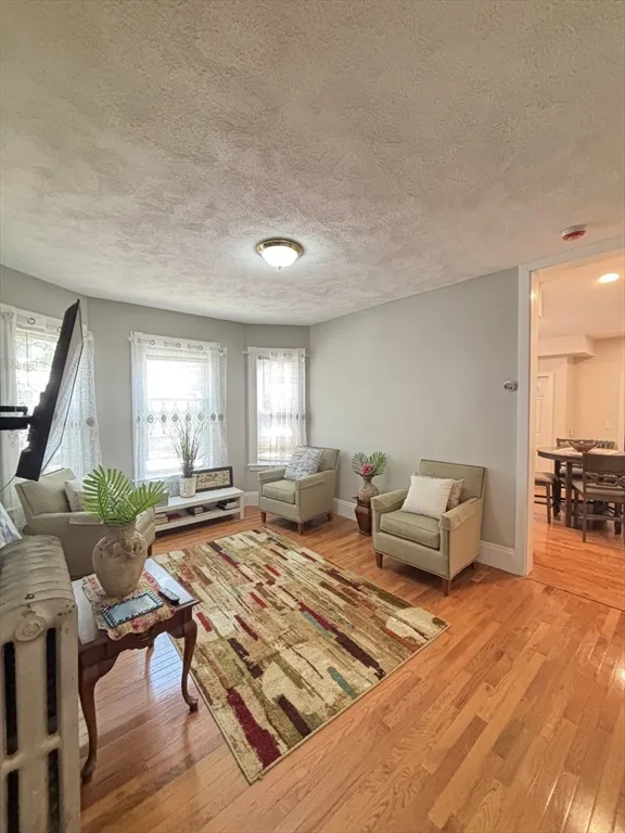 3 bed, 1.5 bath apartment for rent at 316 Western Ave Unit 1, Riverside — photo 6 of 20