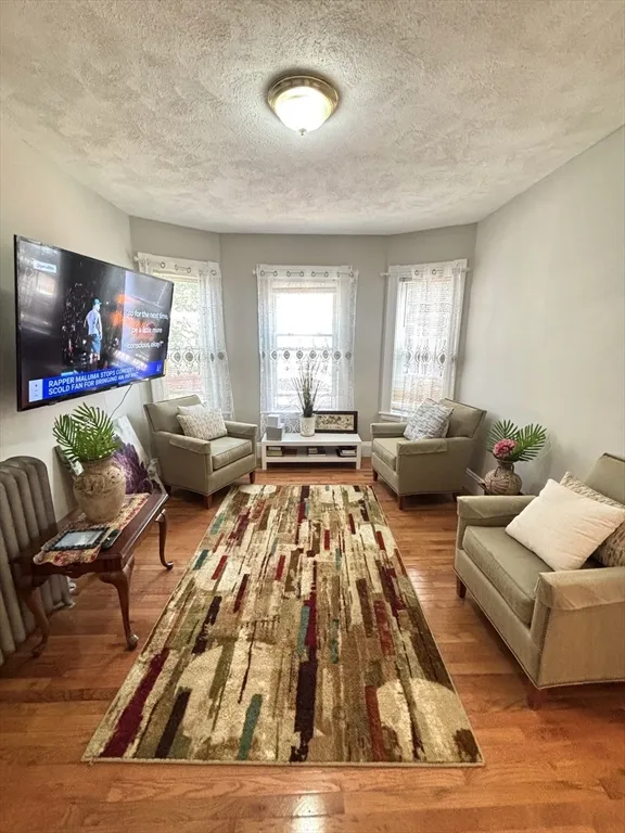 3 bed, 1.5 bath apartment for rent at 316 Western Ave Unit 1, Riverside — photo 5 of 20
