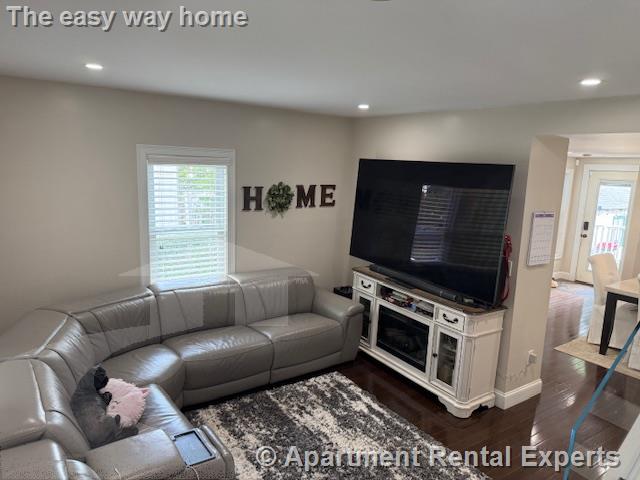 4 bed, 3 bath apartment for rent at 317 Lynn St, Malden — photo 7 of 21