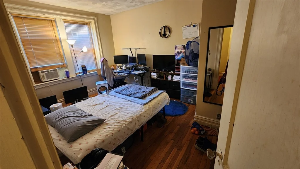 3 bed, 1 bath apartment for rent at 317 Saint Paul St Unit 1, Coolidge Corner — photo 8 of 11