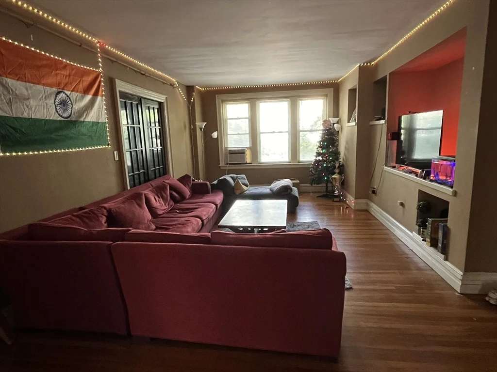 3 bed, 1 bath apartment for rent at 317 Saint Paul St Unit 1, Coolidge Corner — photo 2 of 11