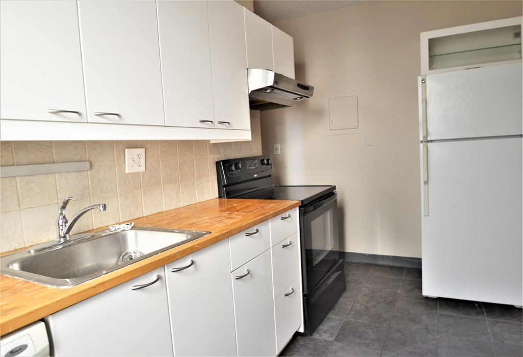 2 bed, 1 bath apartment for rent at 317 Summit Ave Unit 7, Brighton