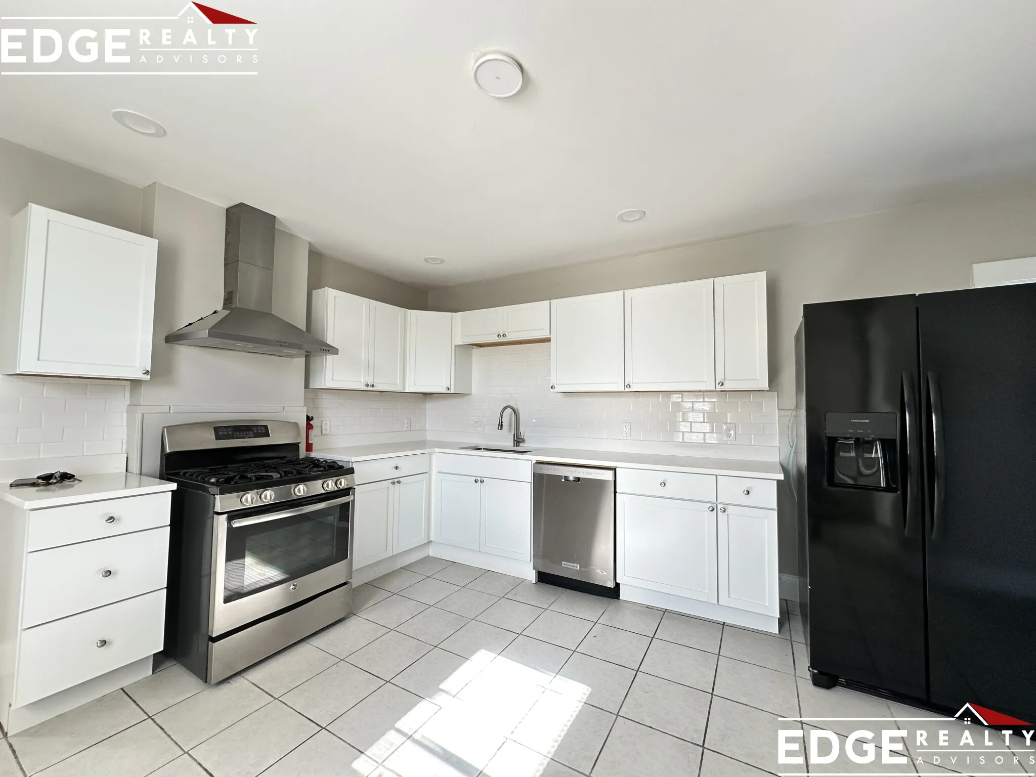 3 bed, 1 bath apartment for rent at 317 Warren St Unit 2, Waltham — photo 1 of 7