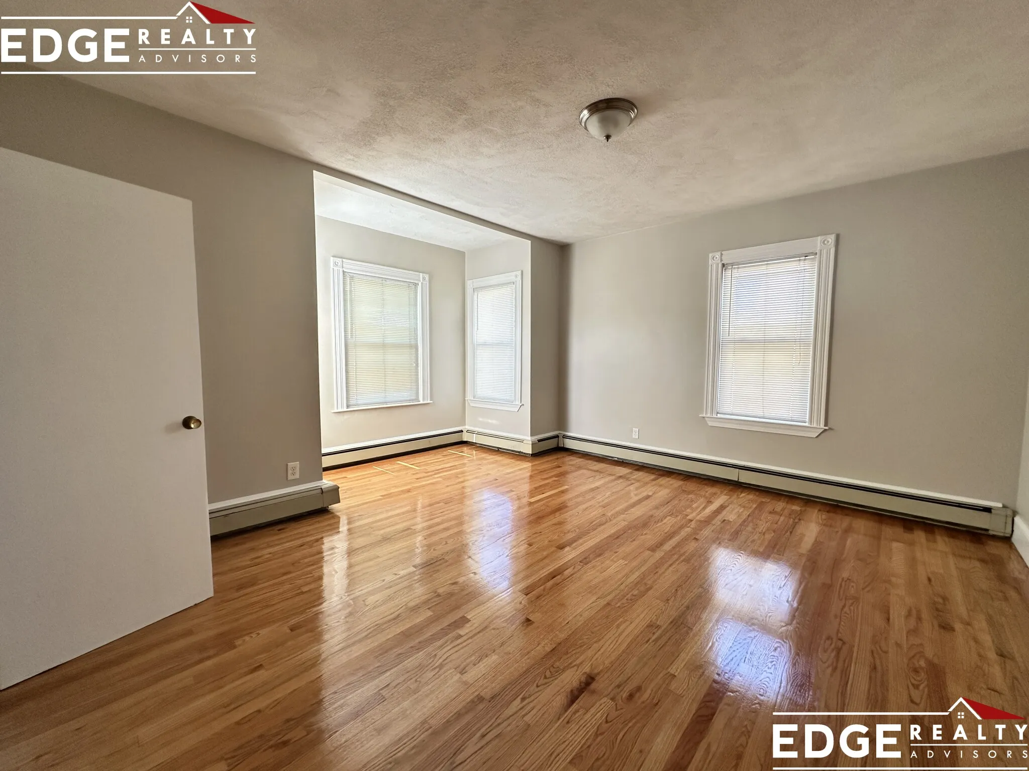 3 bed, 1 bath apartment for rent at 317 Warren St Unit 2, Waltham — photo 6 of 7