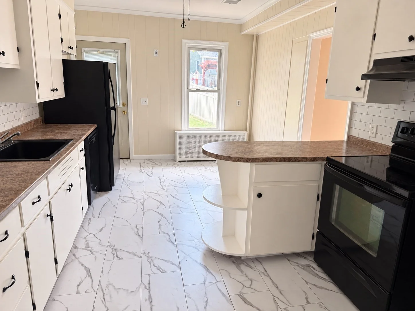 3 bed, 1 bath apartment for rent at 3177 Main St Unit 3175, Bondsville — photo 3 of 20