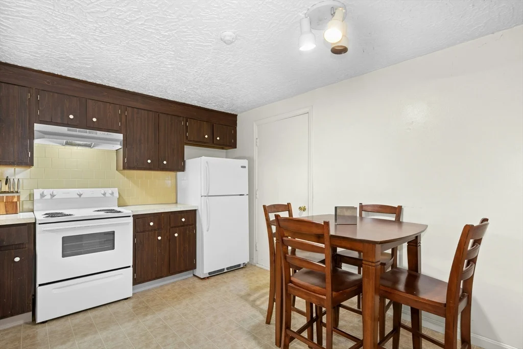 2 bed, 1 bath apartment for rent at 318 Codman Hill Unit 5E, Boxborough — photo 6 of 20