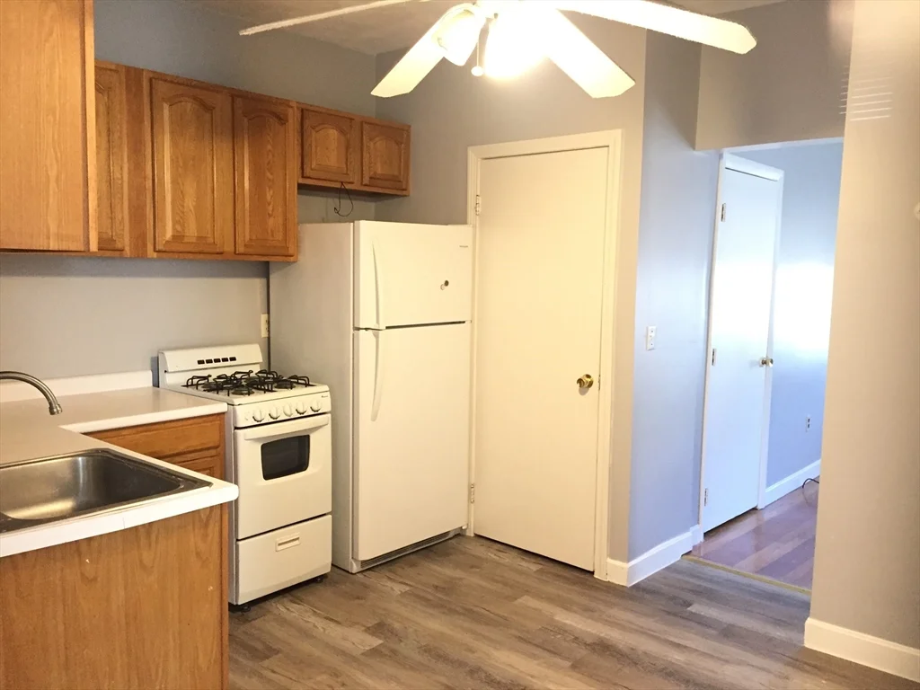 1 bed, 1 bath apartment for rent at 318 Granite St Unit 1, Quincy — photo 4 of 9