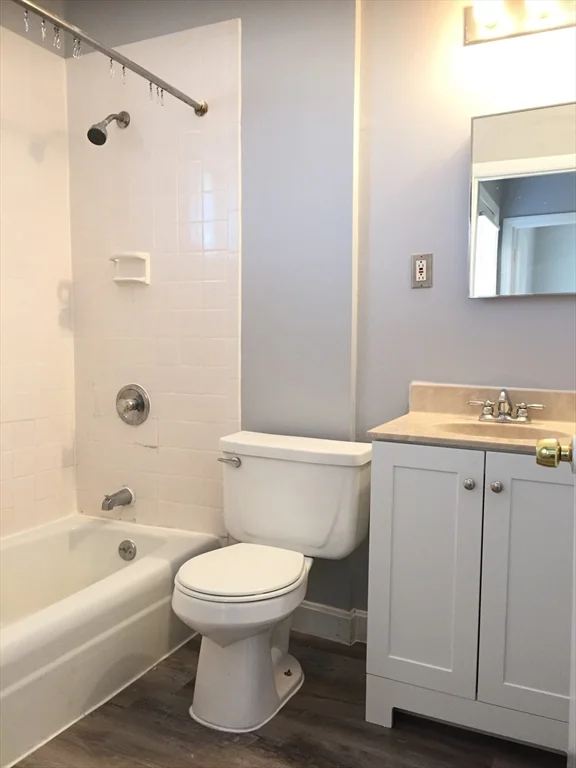 1 bed, 1 bath apartment for rent at 318 Granite St Unit 1, Quincy — photo 3 of 9