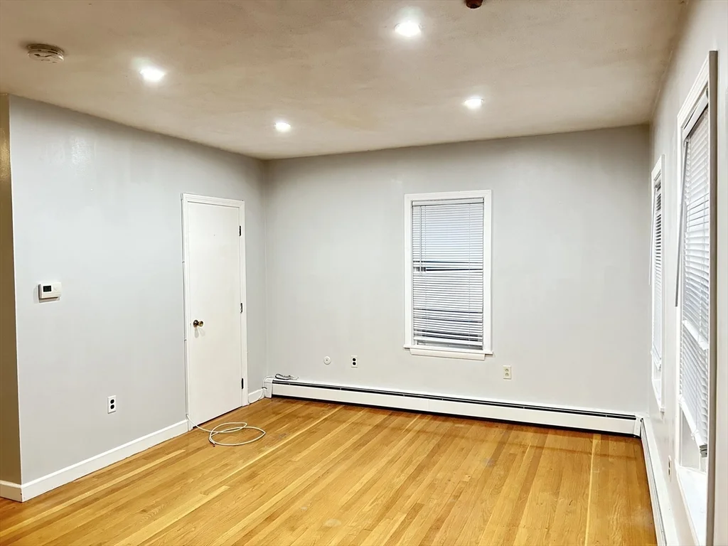 3 bed, 1 bath apartment for rent at 318 Granite St Unit 2, Quincy — photo 4 of 19