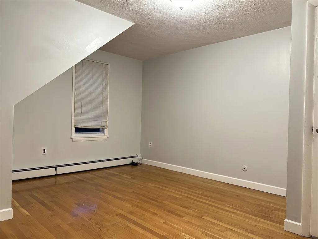 3 bed, 1 bath apartment for rent at 318 Granite St Unit 2, Quincy — photo 14 of 19