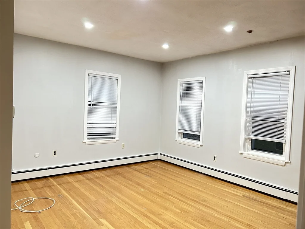 3 bed, 1 bath apartment for rent at 318 Granite St Unit 2, Quincy — photo 5 of 19
