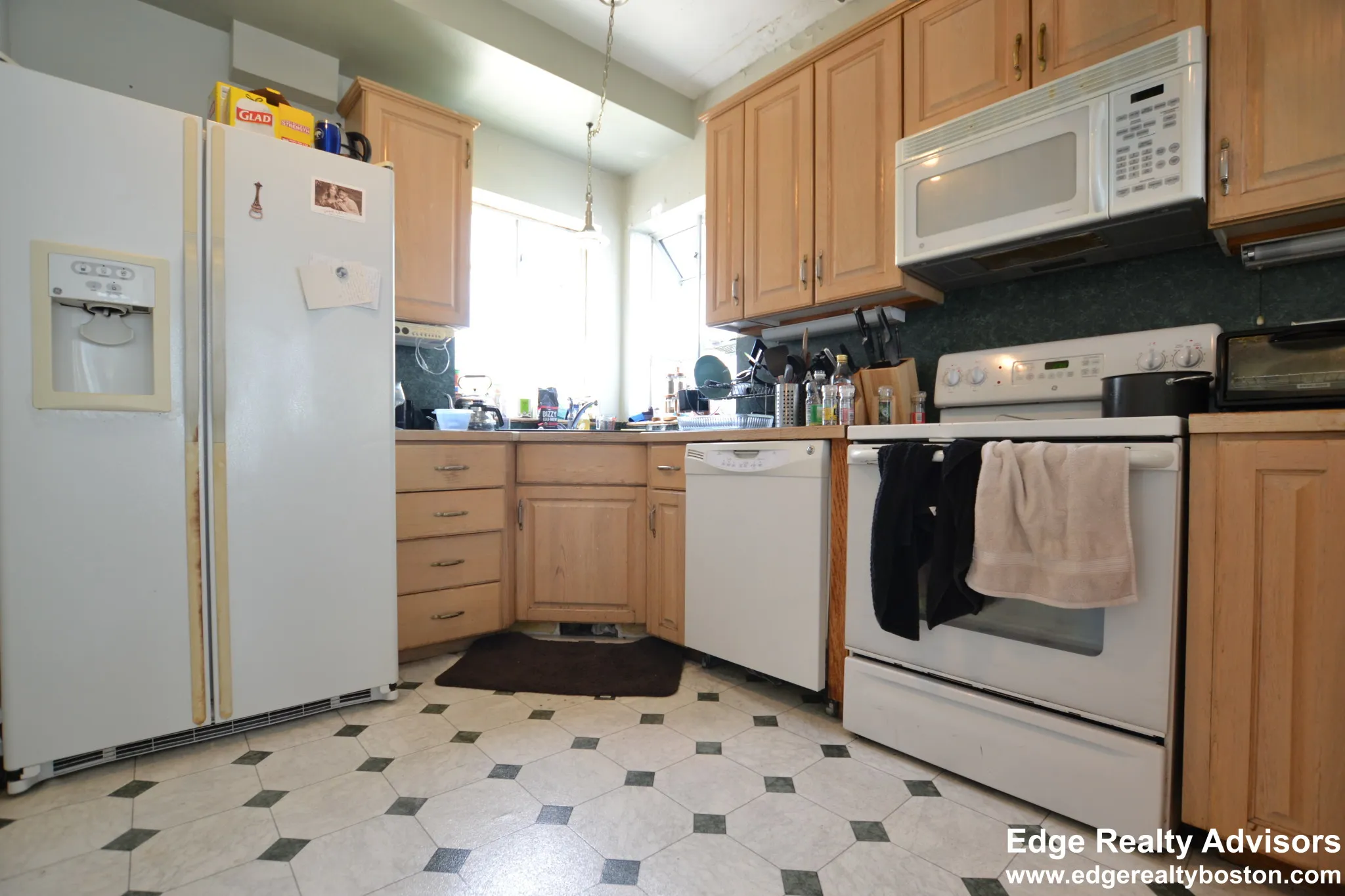 3 bed, 2 bath apartment for rent at 318 North Harvard St Unit 1, Allston