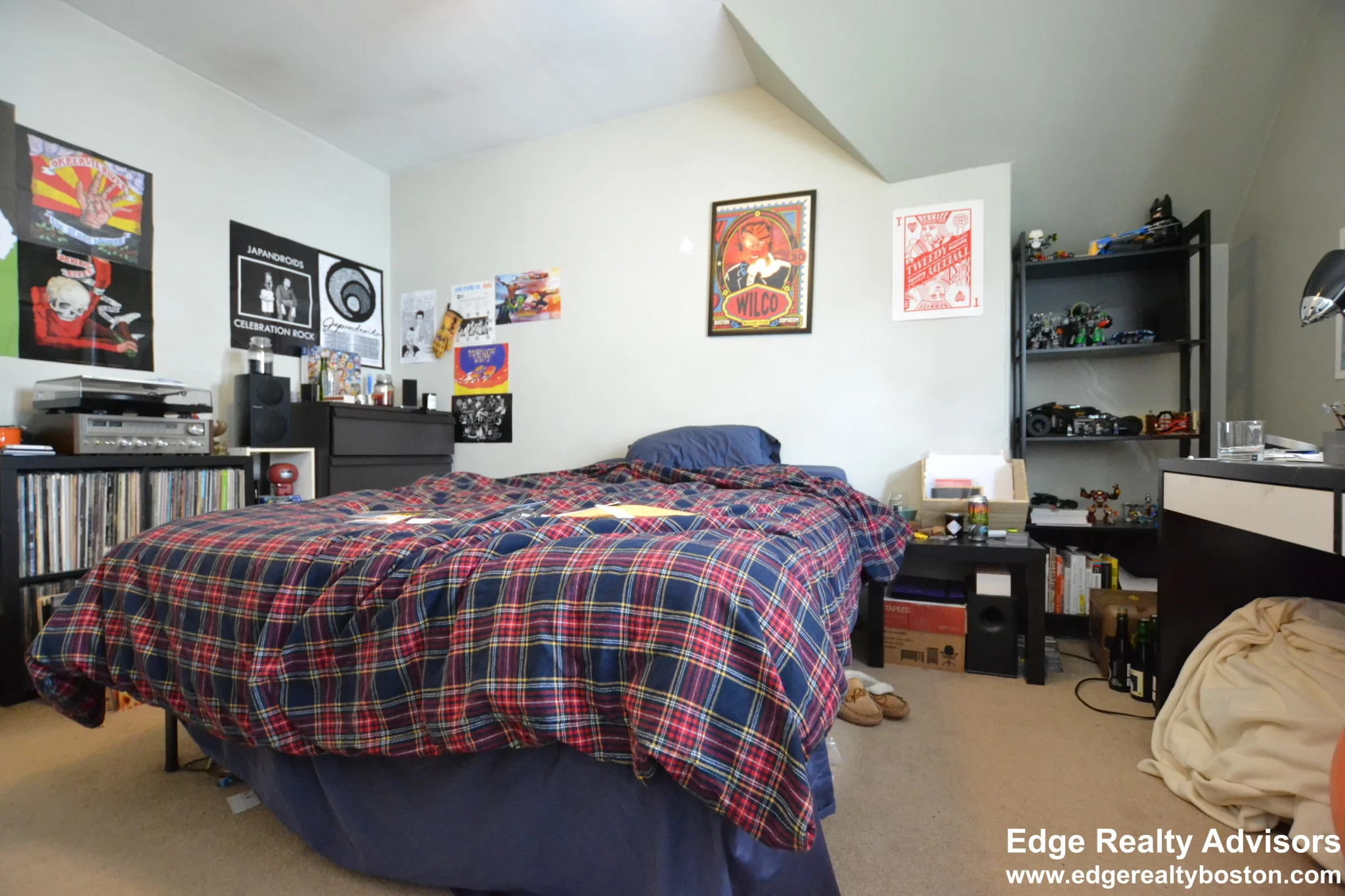 3 bed, 2 bath apartment for rent at 318 North Harvard St Unit 1, Allston — photo 16 of 16