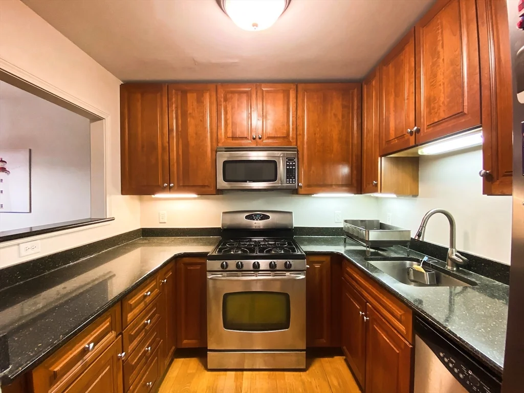 2 bed, 2 bath apartment for rent at 318 Rindge Ave Unit 405, North Cambridge — photo 4 of 25