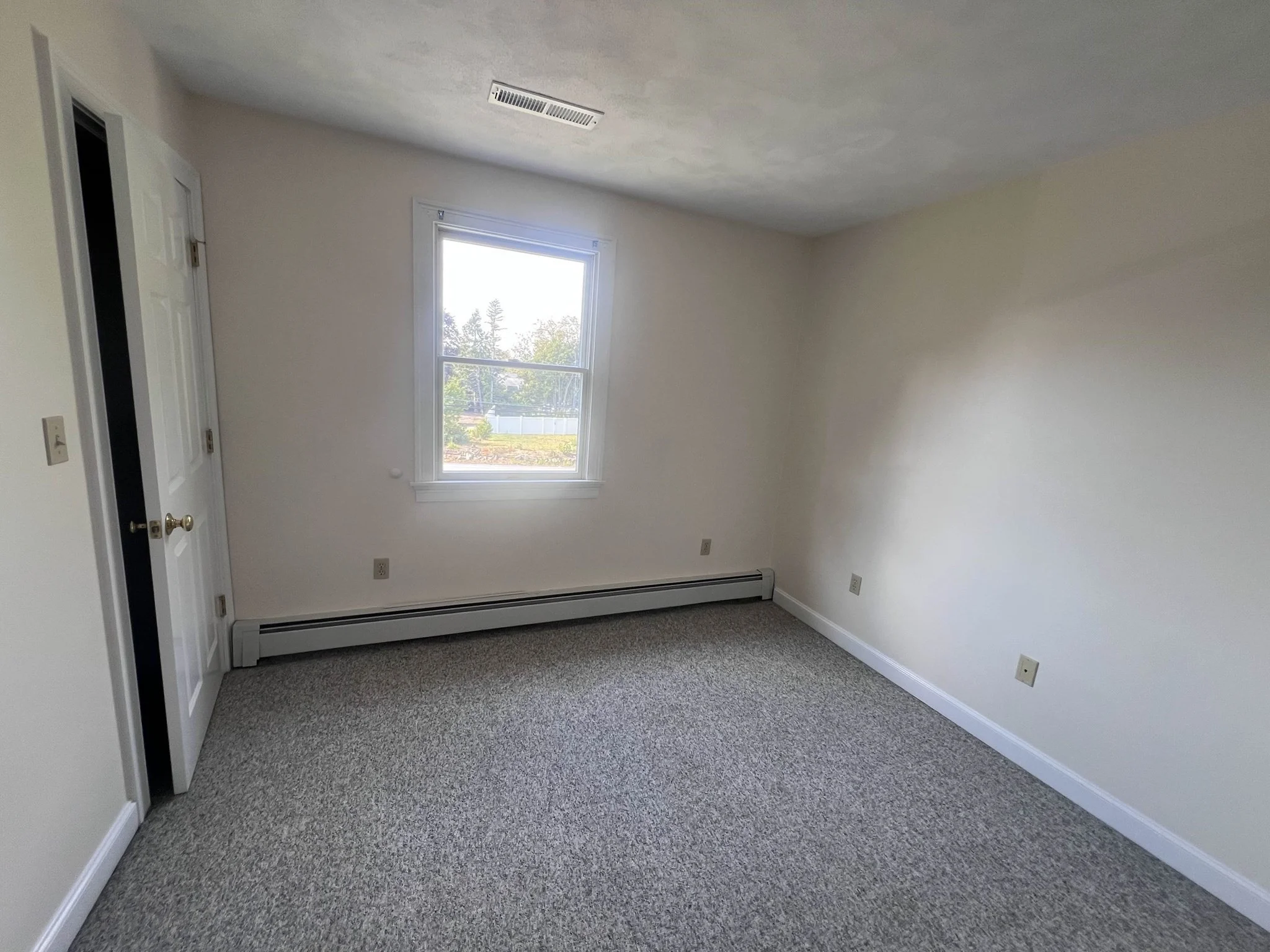 3 bed, 1 bath apartment for rent at 318 South Unit 318, Bedford — photo 9 of 13