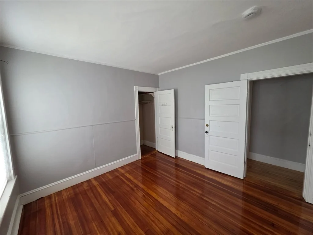 3 bed, 1 bath apartment for rent at 318 Summer St Unit 1, Bridgewater — photo 8 of 17