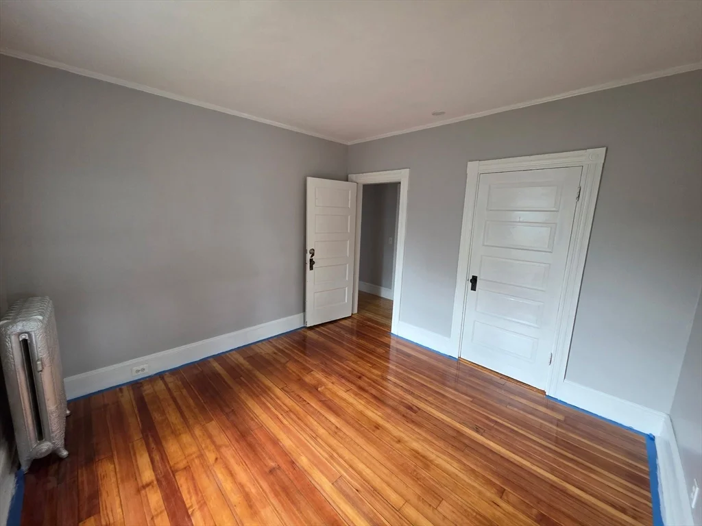 3 bed, 1 bath apartment for rent at 318 Summer St Unit 1, Bridgewater — photo 6 of 17