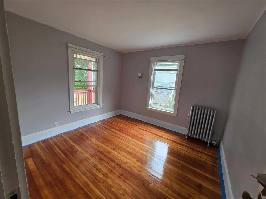 3 bed, 1 bath apartment for rent at 318 Summer St Unit 1, Bridgewater — photo 5 of 17