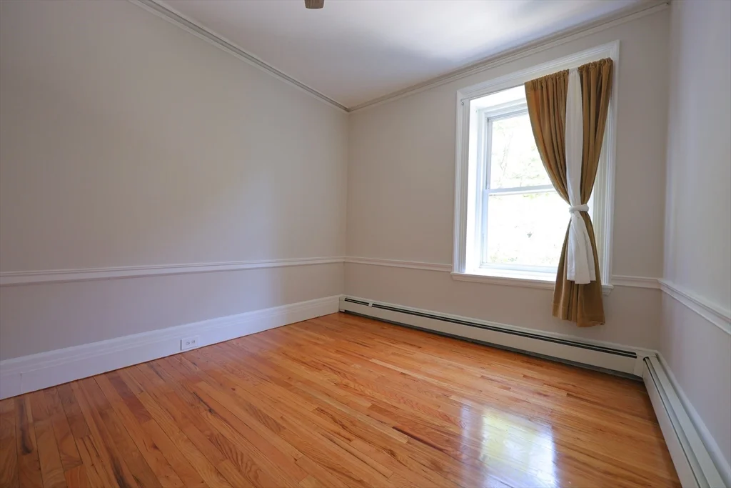 2 bed, 1 bath apartment for rent at 318 Tappan St Unit 2, Brookline Hills — photo 8 of 12