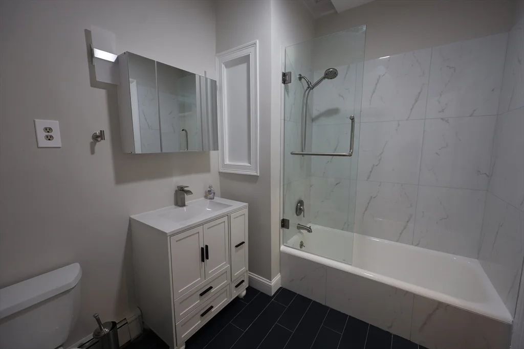 2 bed, 1 bath apartment for rent at 318 Tappan St Unit 2, Brookline Hills — photo 7 of 12