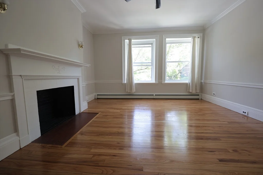 2 bed, 1 bath apartment for rent at 318 Tappan St Unit 2, Brookline Hills — photo 5 of 12