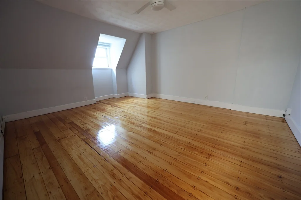 3 bed, 2 bath apartment for rent at 318 Tappan St Unit 3, Brookline Hills — photo 11 of 17