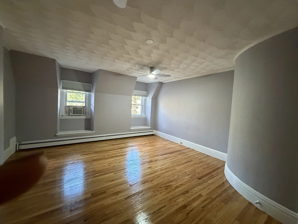 3 bed, 2 bath apartment for rent at 318 Tappan St Unit 3, Brookline Hills — photo 6 of 17