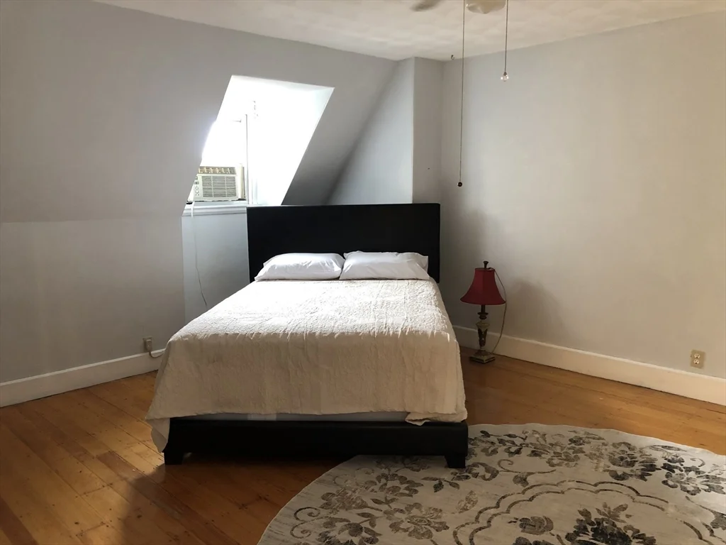 3 bed, 2 bath apartment for rent at 318 Tappan St Unit 3, Brookline Hills — photo 12 of 17