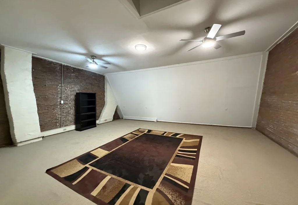 3 bed, 2 bath apartment for rent at 318 Tappan St Unit 3, Brookline Hills — photo 13 of 17