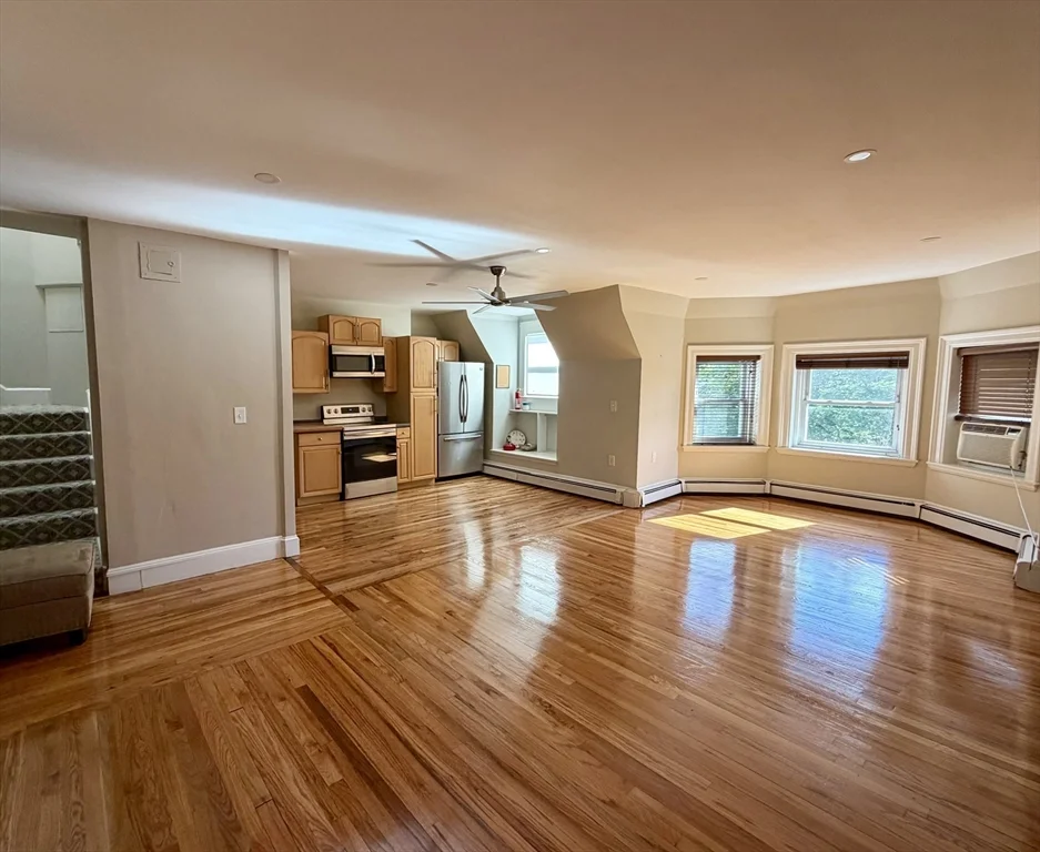 3 bed, 2 bath apartment for rent at 318 Tappan St Unit 3, Brookline Hills — photo 2 of 17