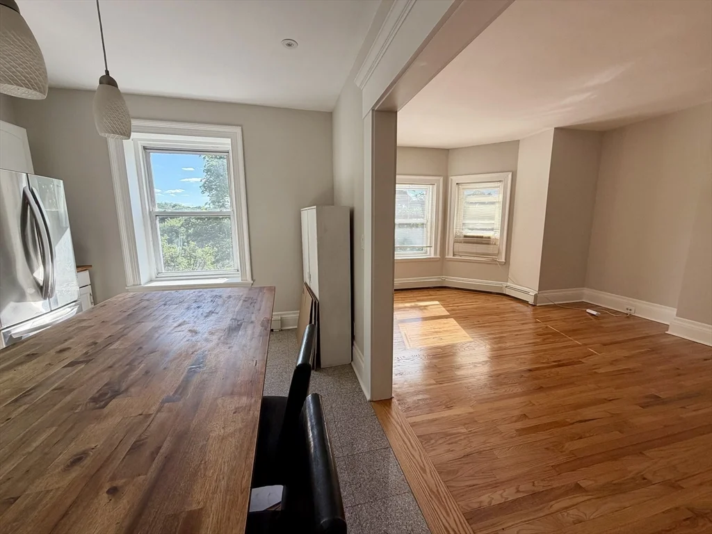 2 bed, 1 bath apartment for rent at 318 Tappan Unit 2, Brookline Hills — photo 3 of 12