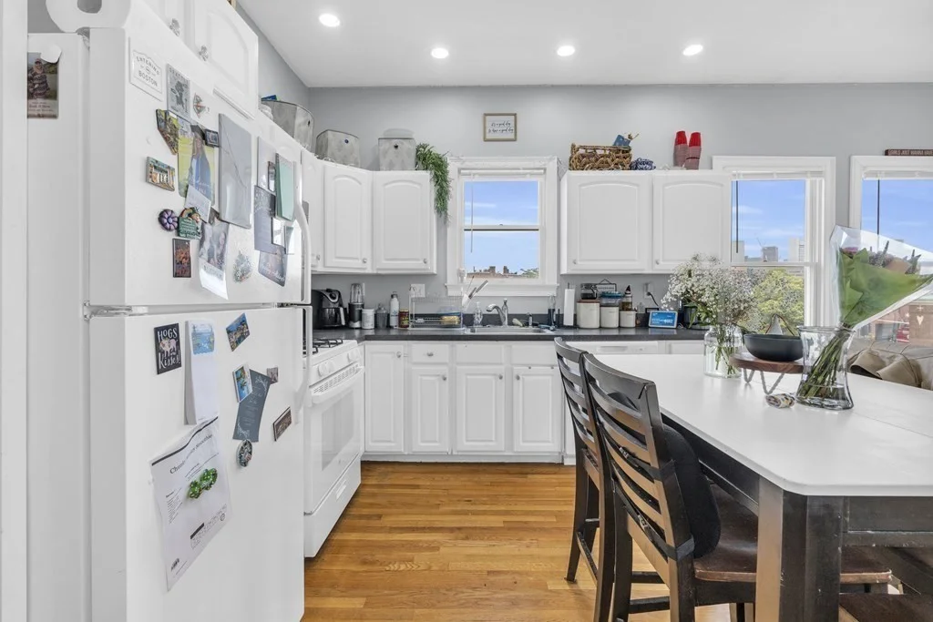 3 bed, 1 bath apartment for rent at 318 W Broadway Unit 1, South Boston