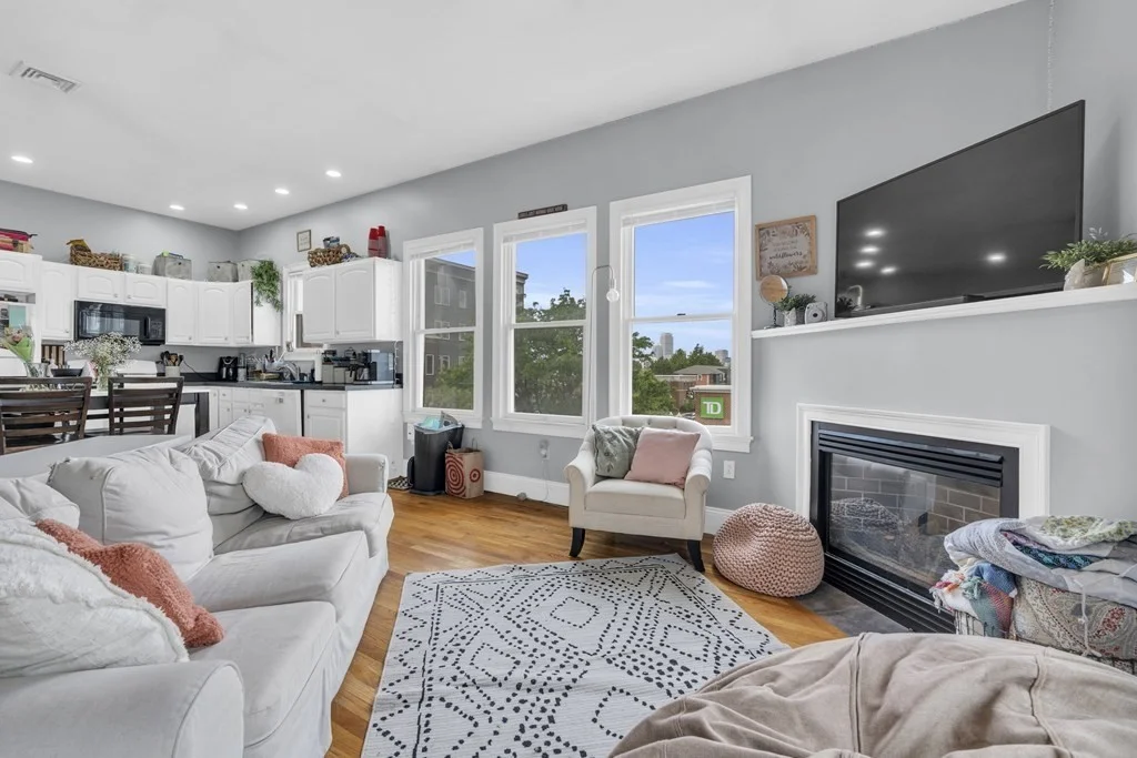 3 bed, 1 bath apartment for rent at 318 W Broadway Unit 2, South Boston