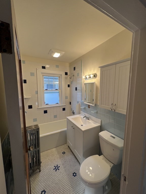 4 bed, 3 bath apartment for rent at 319 Alewife Brook Pkwa Unit 2, Teele Square — photo 8 of 29