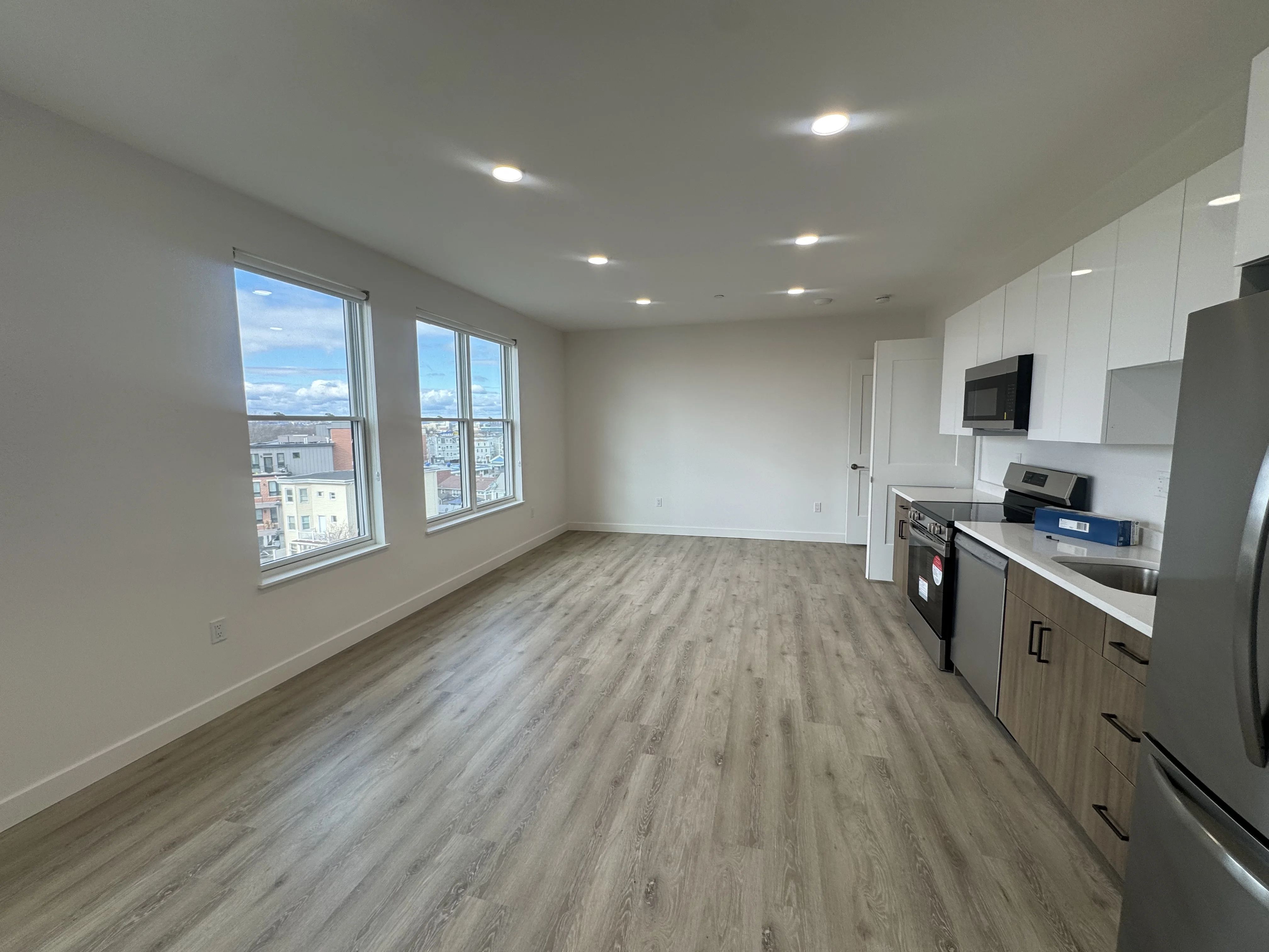 1 bed, 1 bath apartment for rent at 319 Broadway Unit 403, Everett — photo 5 of 7