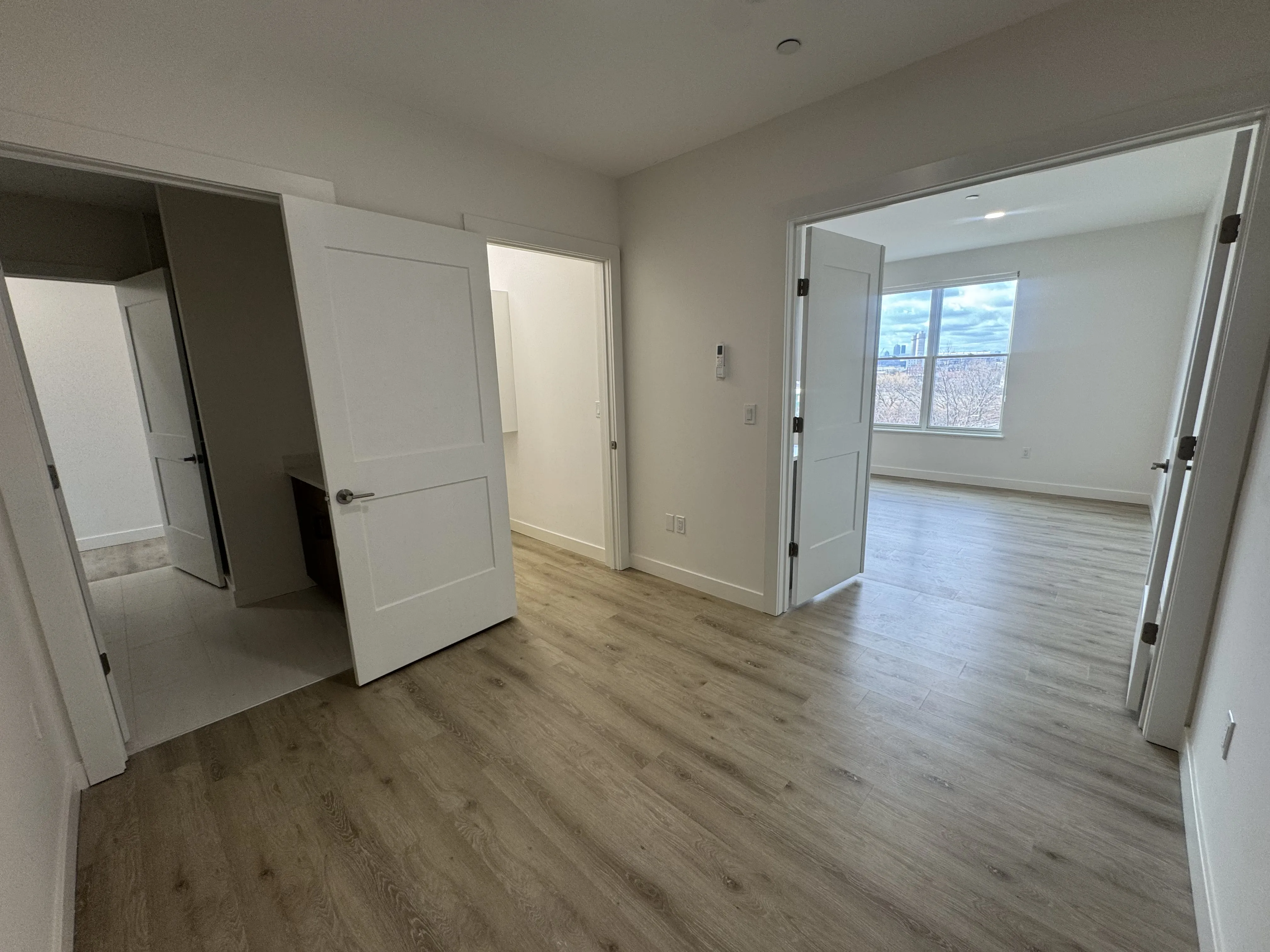 1 bed, 1 bath apartment for rent at 319 Broadway Unit 403, Everett — photo 3 of 7