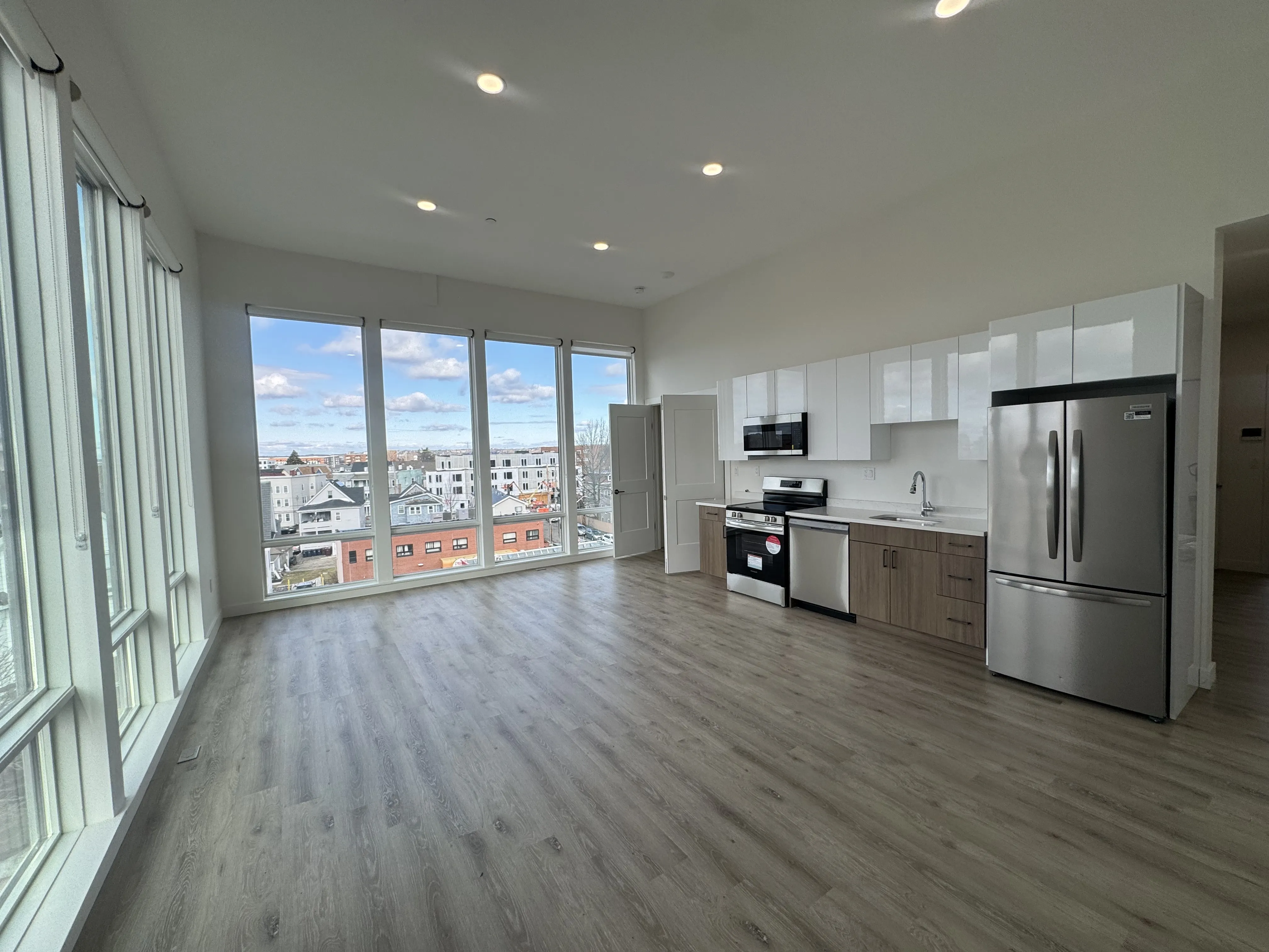 1 bed, 1 bath apartment for rent at 319 Broadway Unit 501, Everett