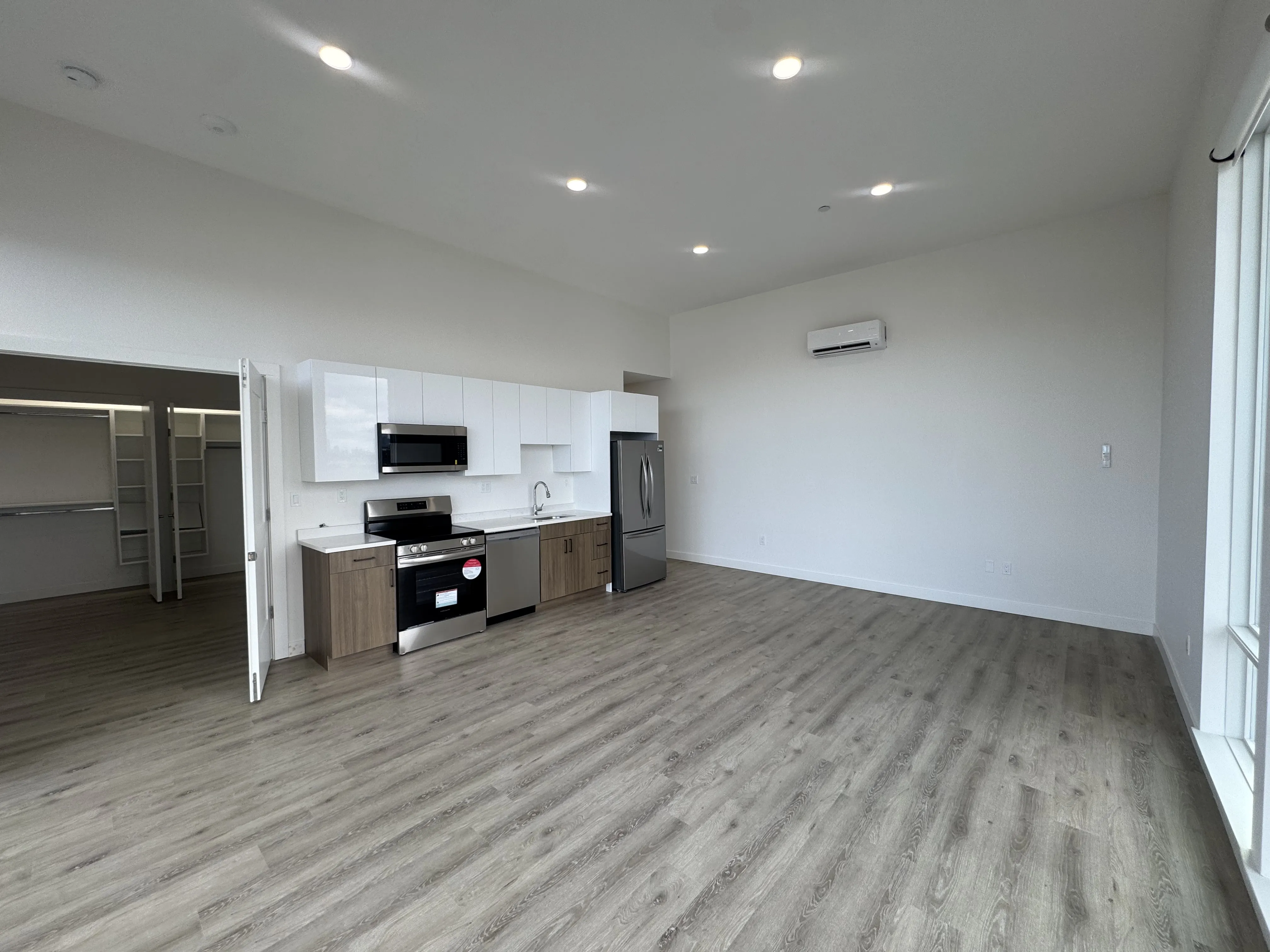 1 bed, 1 bath apartment for rent at 319 Broadway Unit 501, Everett — photo 4 of 7