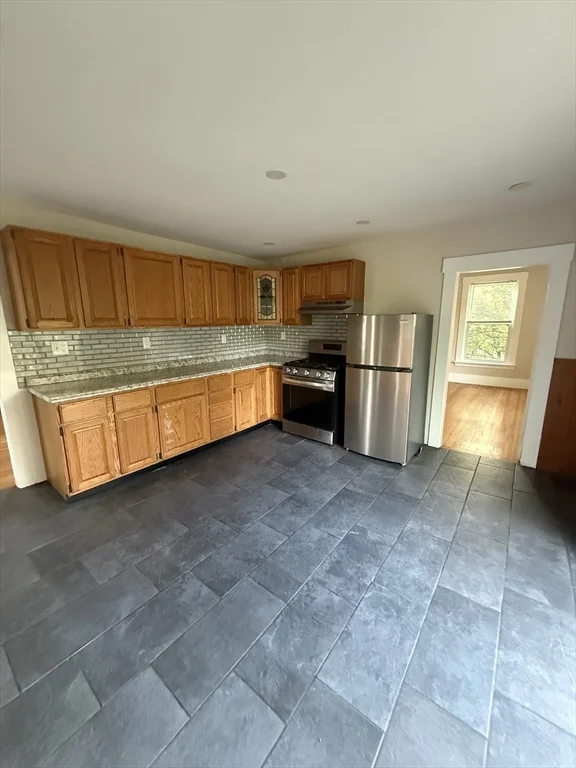 3 bed, 1 bath apartment for rent at 319 Canton Sr Unit 2, Fitchburg — photo 2 of 11