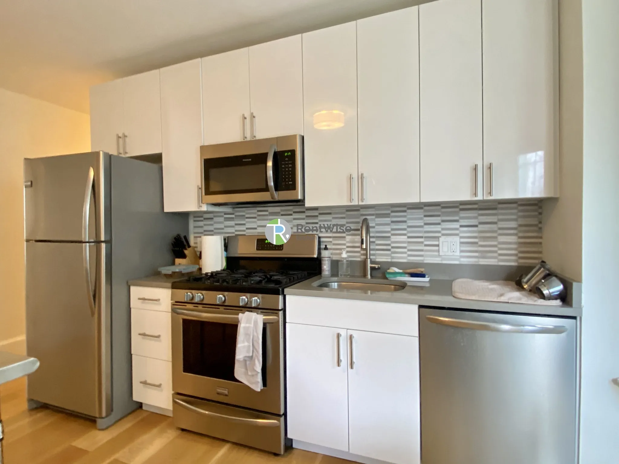 3 bed, 2 bath apartment for rent at 319 Columbia St Unit 1, Wellington-Harrington — photo 31 of 38
