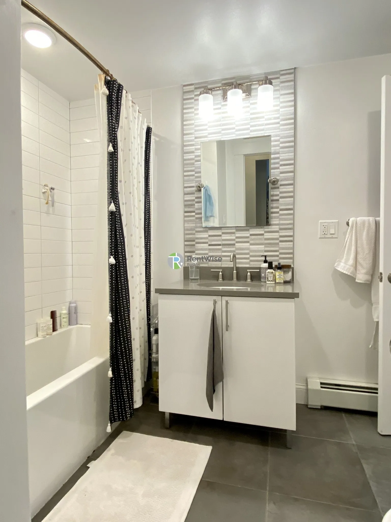 3 bed, 2 bath apartment for rent at 319 Columbia St Unit 1, Wellington-Harrington — photo 17 of 38
