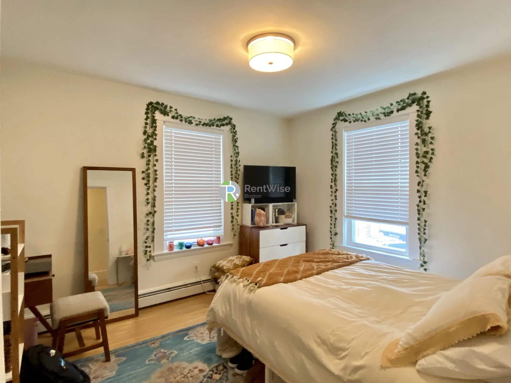 3 bed, 2 bath apartment for rent at 319 Columbia St Unit 1, Wellington-Harrington — photo 38 of 38
