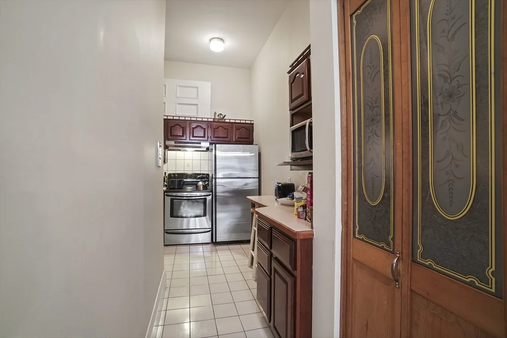 1 bed, 1 bath apartment for rent at 319 Commonwealth Ave Unit 21, Back Bay — photo 11 of 12