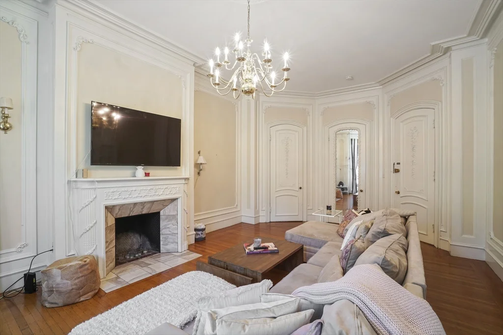 1 bed, 1 bath apartment for rent at 319 Commonwealth Ave Unit 21, Back Bay — photo 5 of 12