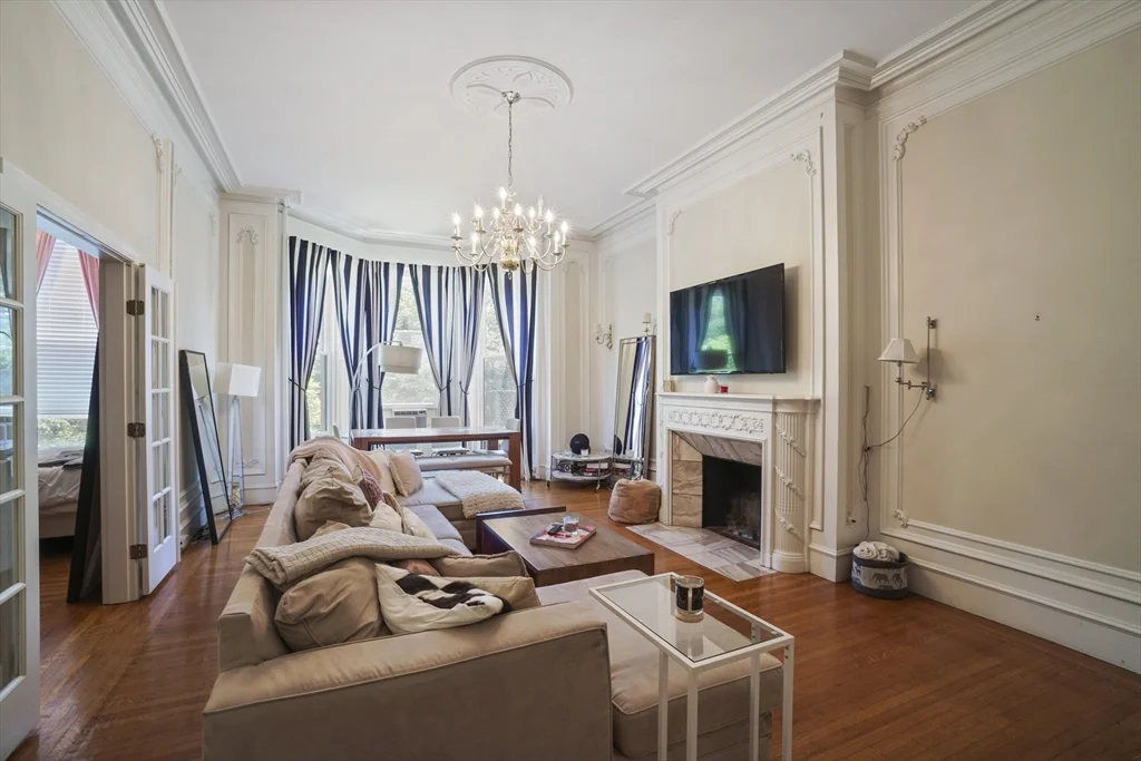 1 bed, 1 bath apartment for rent at 319 Commonwealth Ave Unit 21, Back Bay — photo 2 of 12